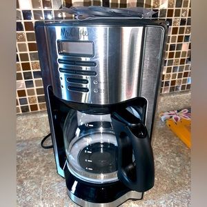 Mr. Coffee Pot 12-Cup Programmable Coffeemaker Black